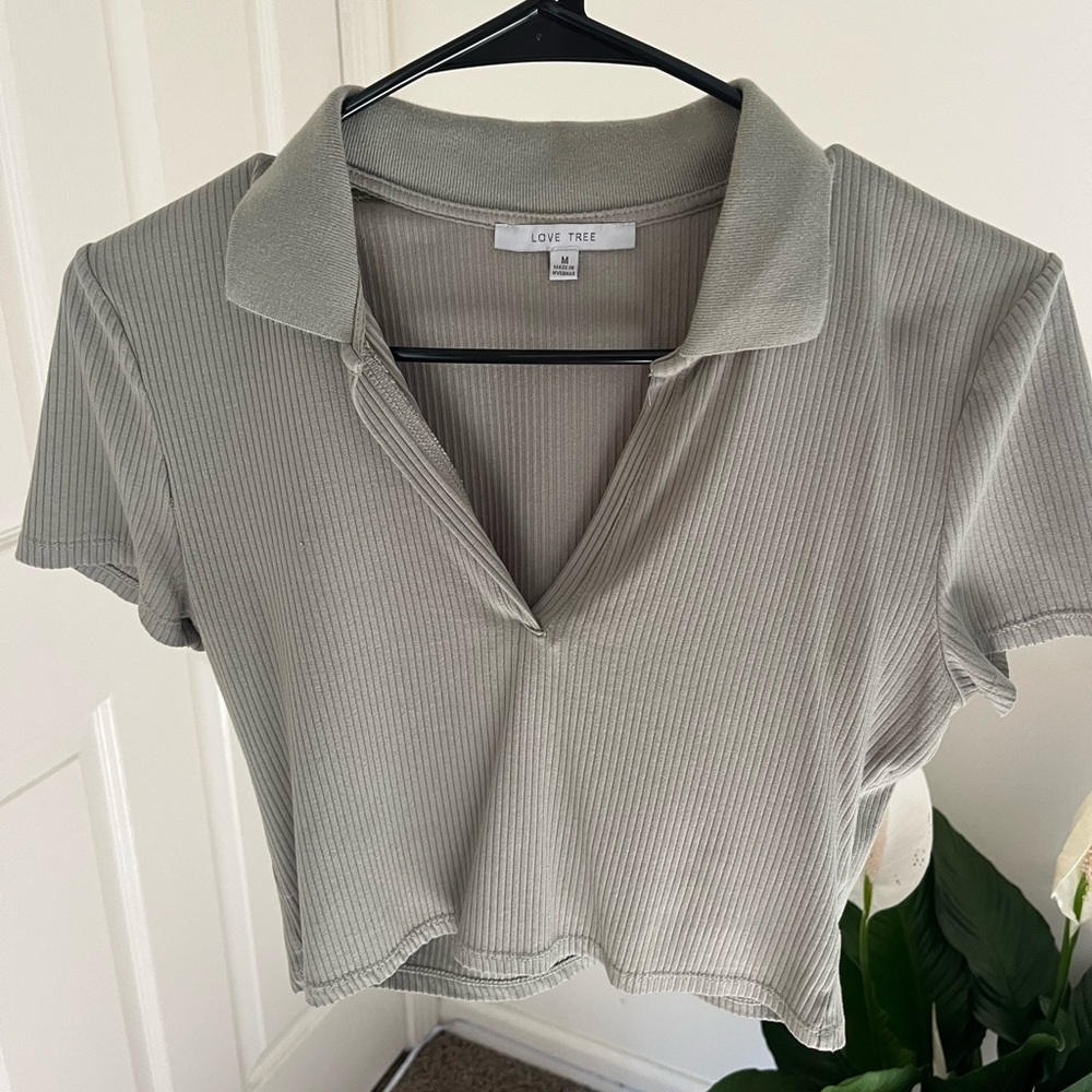 Love Tree Women's Ribbed Gray Collared Top